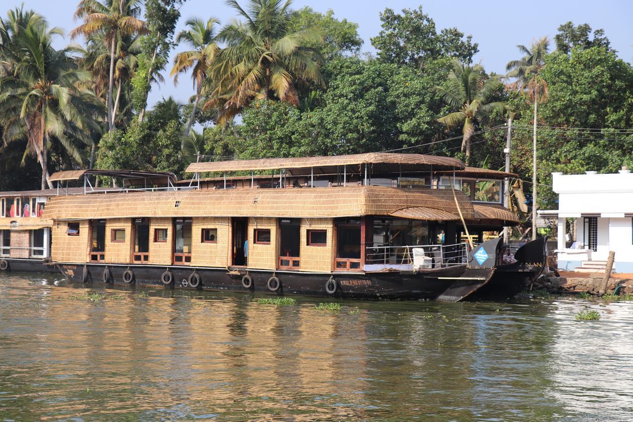 Friends Cruise, Nightstay Houseboat Alappuzha المظهر الخارجي الصورة