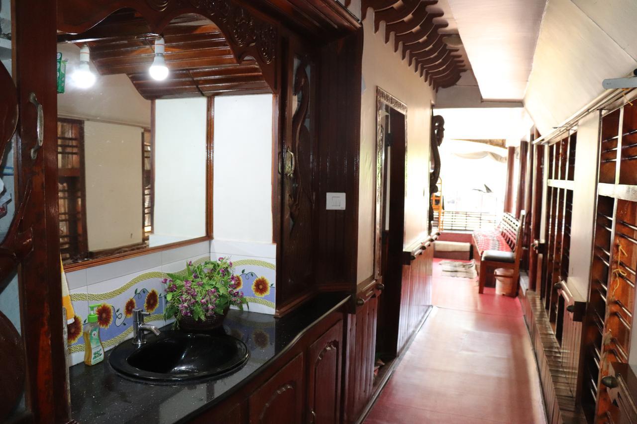 Friends Cruise, Nightstay Houseboat Alappuzha المظهر الخارجي الصورة