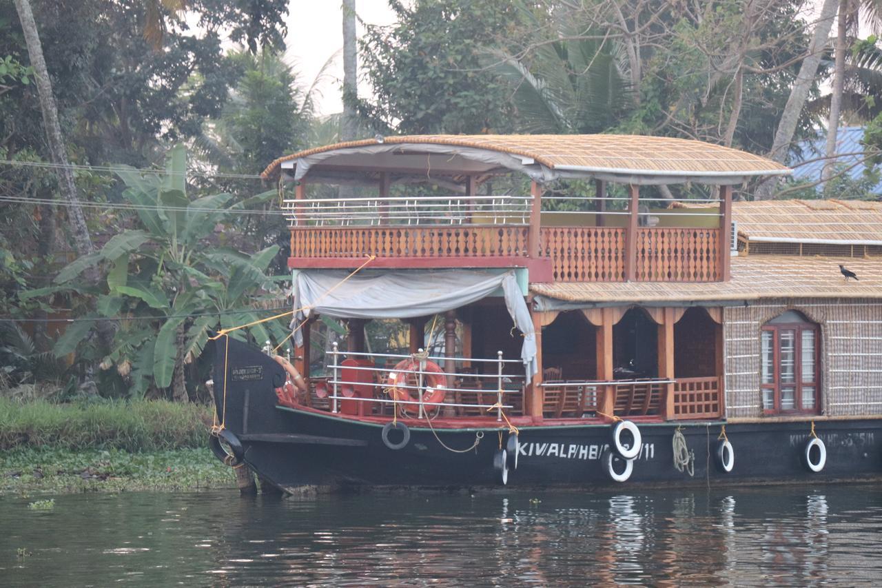 Friends Cruise, Nightstay Houseboat Alappuzha المظهر الخارجي الصورة