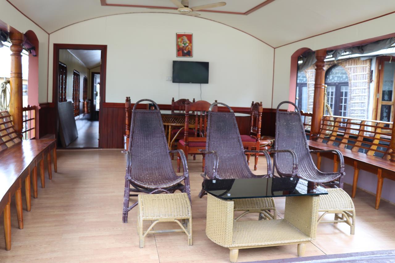 Friends Cruise, Nightstay Houseboat Alappuzha المظهر الخارجي الصورة